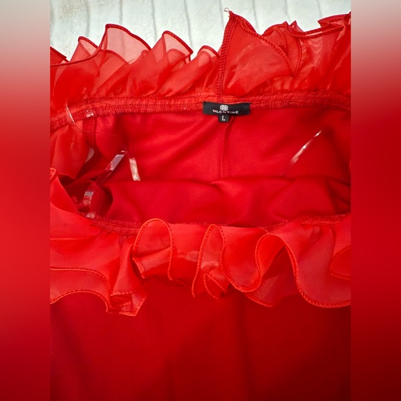 Elegant Red Ruffle Off-Shoulder Dress - Picture 4 of 5